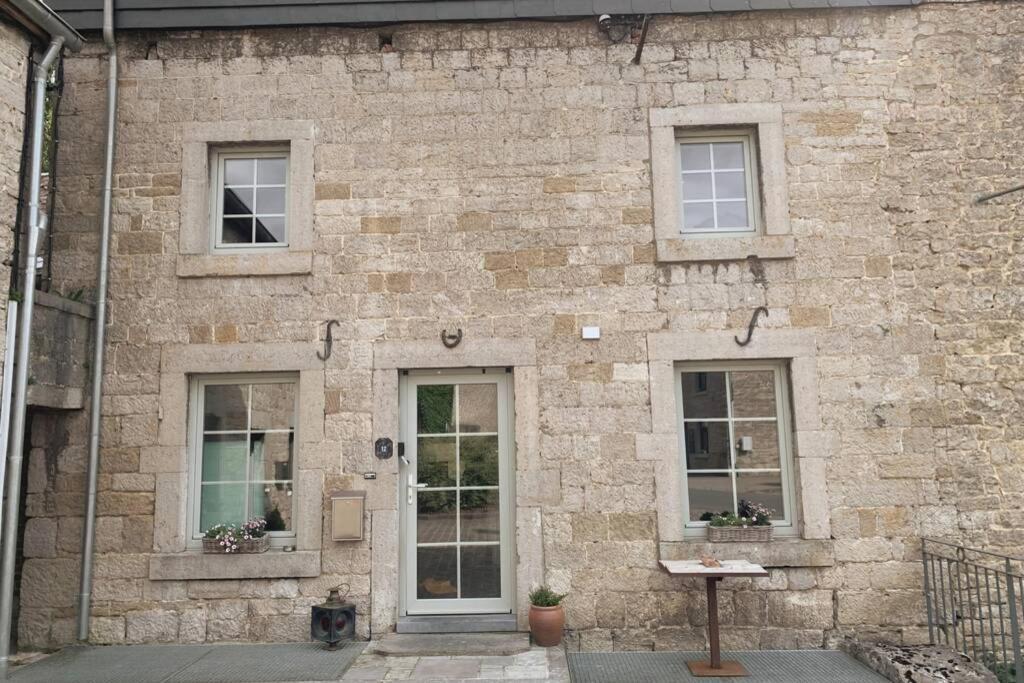 Villa Au Bord Du Ny Hotton Esterno foto